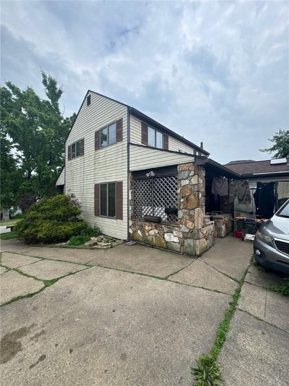 534 Independence Dr, Clairton, PA 15025 - view of home's exterior