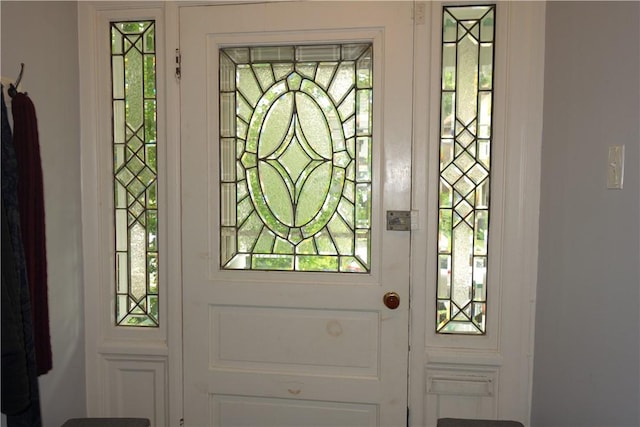 540 Mifflin Ave, Regent Square, PA 15221 - entrance foyer with plenty of natural light