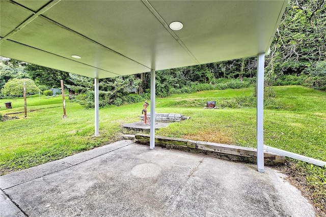 881 Main St, North Huntingdon, PA 15642 - view of patio / terrace