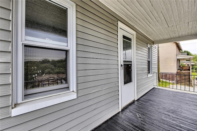 881 Main St, North Huntingdon, PA 15642 - view of wooden terrace