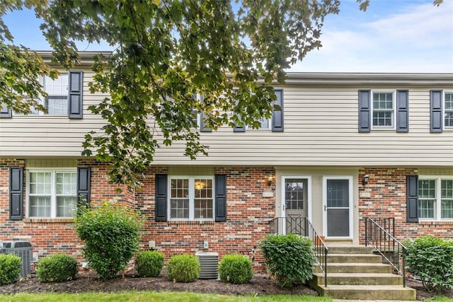 3080 E Bardonner Rd, Hampton, PA 15044 - view of front of property featuring brick siding