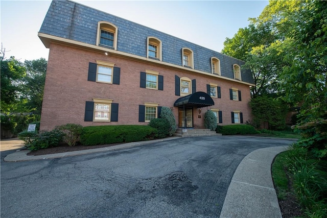 425 N Neville St Unit 302, Oakland, PA 15213 - view of building exterior