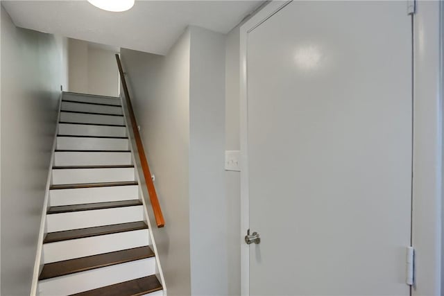 7311 Lafayette Sq, Hopewell Twp, PA 15001 - view of stairs