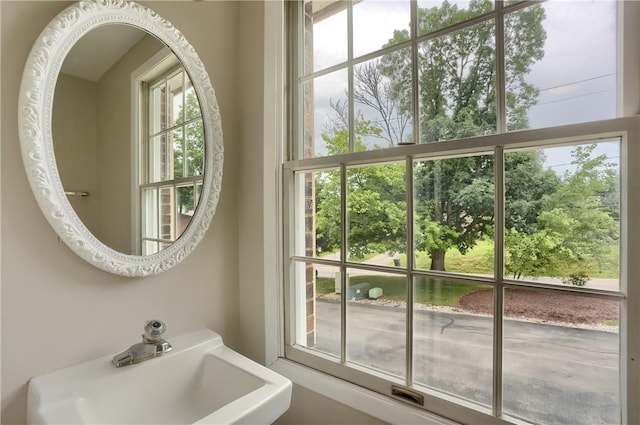 7311 Lafayette Sq, Hopewell Twp, PA 15001 - bathroom featuring a sink