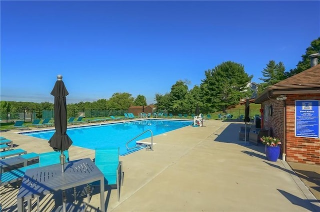 7311 Lafayette Sq, Hopewell Twp, PA 15001 - community pool featuring a patio
