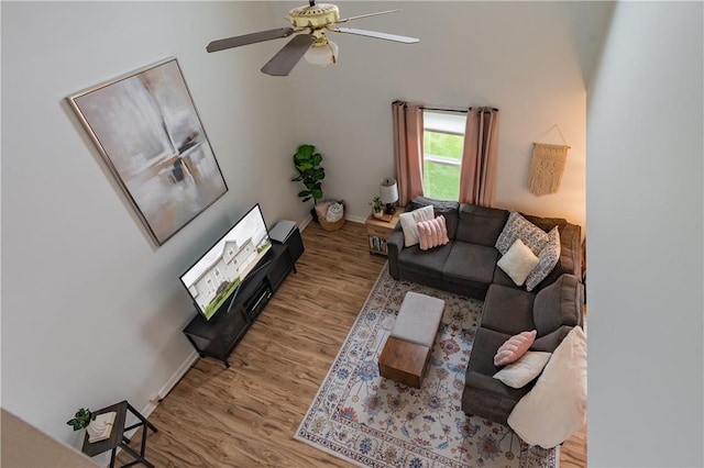 811 Sunset Cir Unit 811, Cranberry Twp, PA 16066 - living room featuring wood finished floors and a ceiling fan