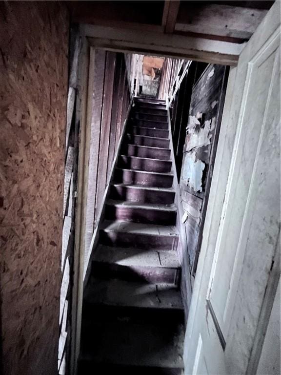 1300 Arlington Ave, Allentown, PA 15210 - view of stairs