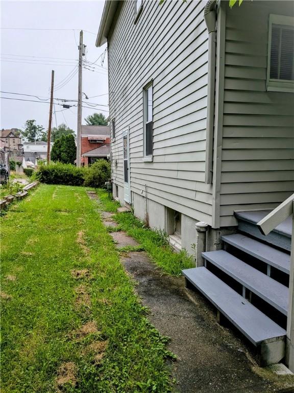 1819 Scott St, Mckeesport, PA 15132 - view of home's exterior with a yard