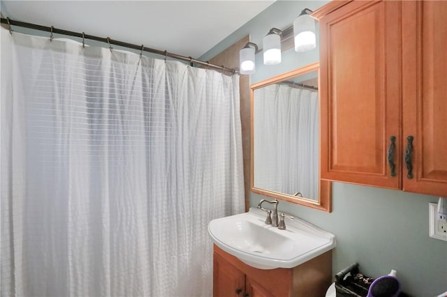 1445 Raven Dr, Pittsburgh, PA 15243 - bathroom featuring vanity and a shower with shower curtain