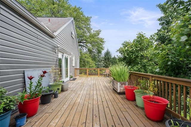 2324 Mcaleer Rd, Franklin Park, PA 15143 - view of wooden deck