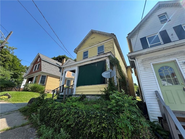 15 E Gaskill Ave, Jeannette, PA 15644 - view of front of property with entry steps