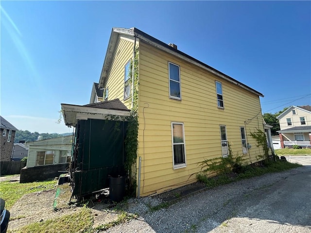 15 E Gaskill Ave, Jeannette, PA 15644 - view of side of property