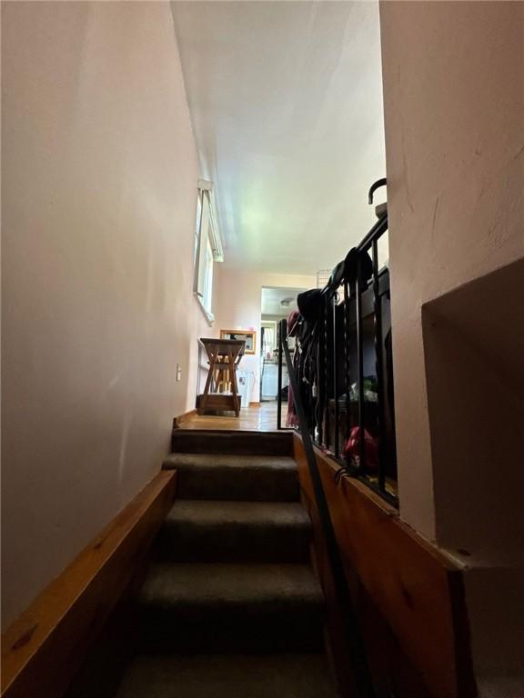 155 Roosevelt Ave, Stowe Twp, PA 15136 - view of stairs