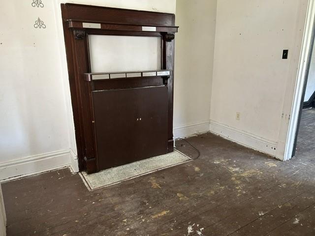 3134-3136 Huxley St, Sheraden, PA 15204 - detailed view of baseboards and wood finished floors