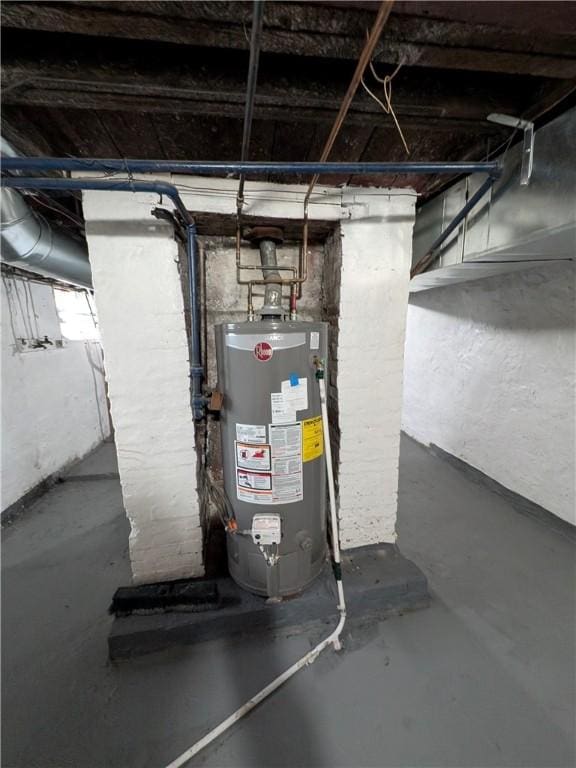 1837 Beech St, Mckeesport, PA 15132 - utilities featuring gas water heater