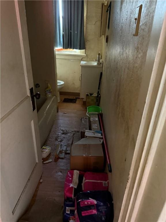 7514 Roslyn St, Swissvale, PA 15218 - full bath with toilet and vanity