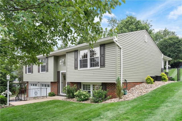 1214 Regency Dr, Mccandless, PA 15237 - split foyer home with a garage