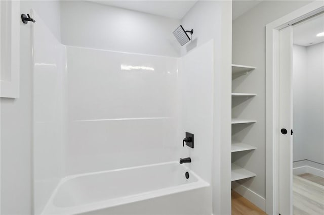 1211 Boyle St, Central North Side, PA 15212 - bathroom featuring wood finished floors and shower / washtub combination