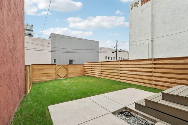 1211 Boyle St, Central North Side, PA 15212 - fenced backyard with a patio