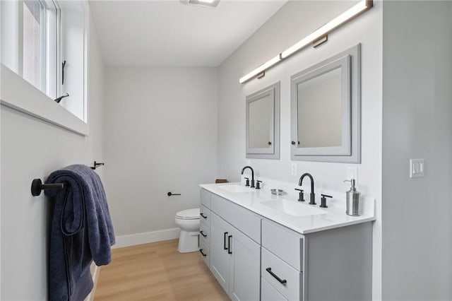 1211 Boyle St, Central North Side, PA 15212 - full bath featuring double vanity and wood finished floors