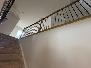 326 Stately Ct, Adams Twp, PA 16046 - view of staircase