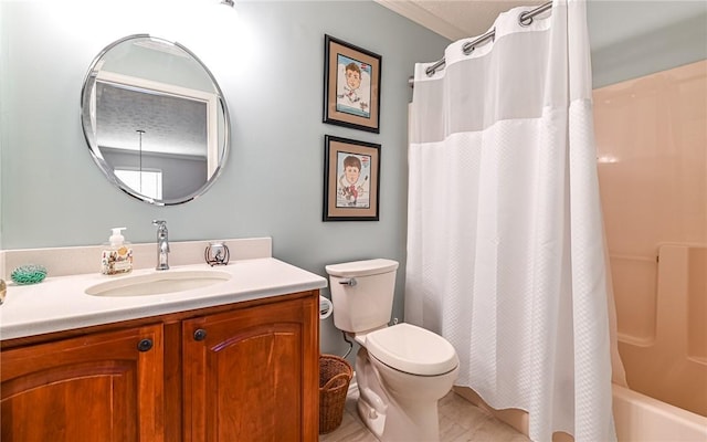 489 Jenny Dr, Richland, PA 15044 - full bath with vanity and shower / tub combo with curtain