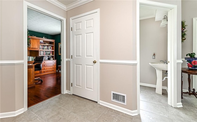 489 Jenny Dr, Richland, PA 15044 - hallway with crown molding and a desk