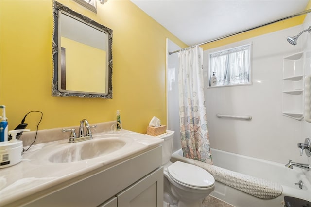 982 Braddock Rd, Forest Hills Boro, PA 15221 - bathroom with vanity and shower / tub combo