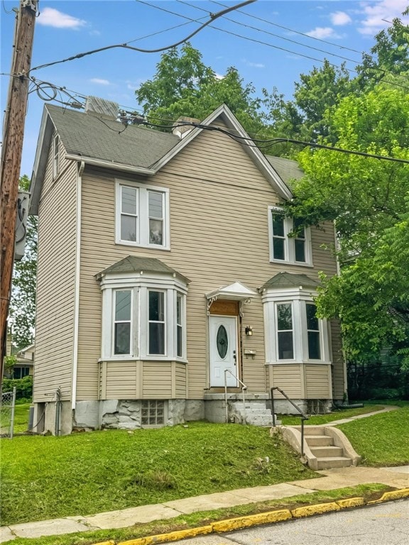 21 Hodgson Ave, Ingram, PA 15205 - view of front of property featuring a front yard