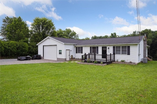 4 Ward St, Canton Twp, PA 15301 - single story home featuring an attached garage, a front yard, gravel driveway, and roof with shingles