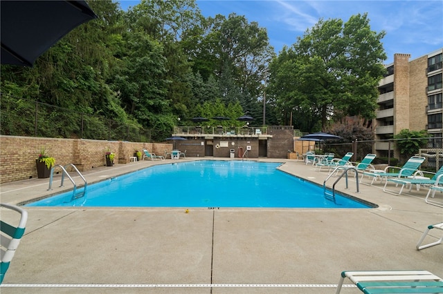53 Highland Rd Unit 403-404, Bethel Park, PA 15102 - community pool with a patio area