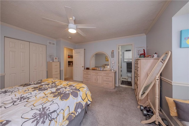 115 Westbrooke Ln, Findlay Twp, PA 15108 - bedroom featuring carpet flooring, ornamental molding, a closet, a textured ceiling, and a ceiling fan