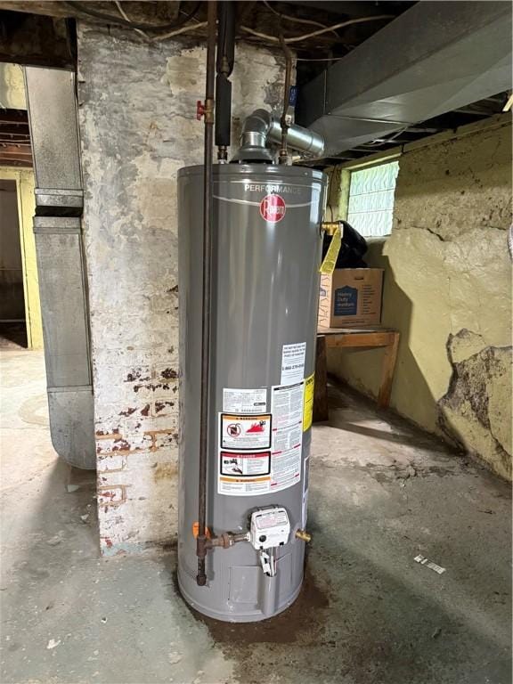 1336 Complete St, Marshall Shadeland, PA 15212 - utilities with water heater