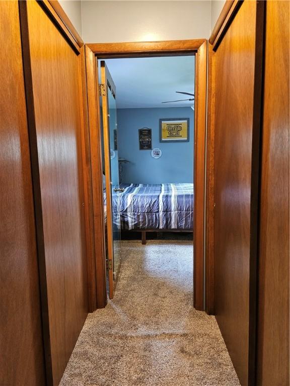323 Hoon Rd, Oakland Twp, PA 16001 - hall featuring carpet floors