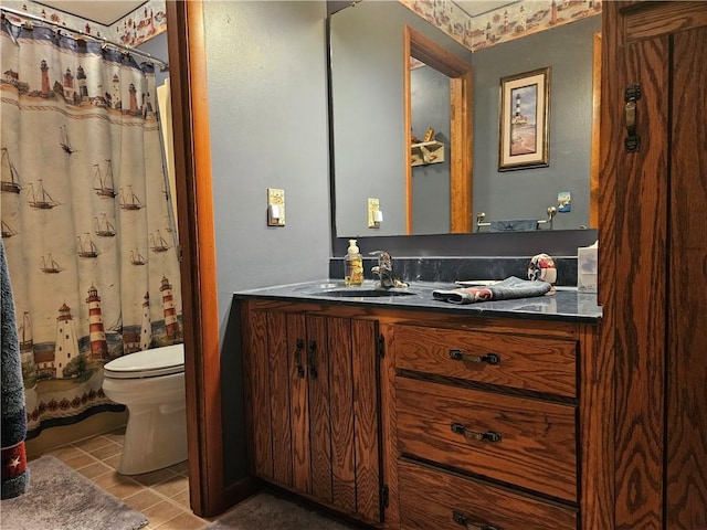 323 Hoon Rd, Oakland Twp, PA 16001 - full bath featuring vanity, tile patterned floors, and curtained shower
