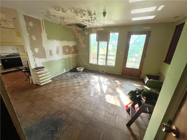 1560 Oneida Dr, Jefferson Hills, PA 15025 - unfurnished dining area with baseboards