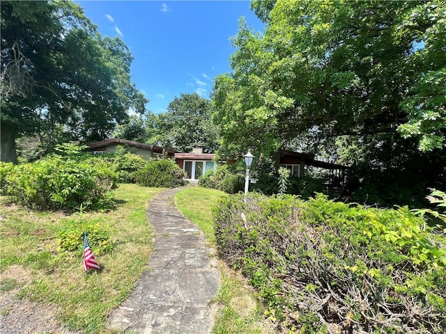 1560 Oneida Dr, Jefferson Hills, PA 15025 - view of front of house