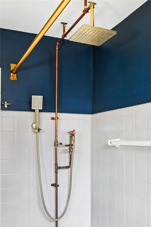 4329 Stanton Ave, Stanton Heights, PA 15201 - bathroom view of tiled shower