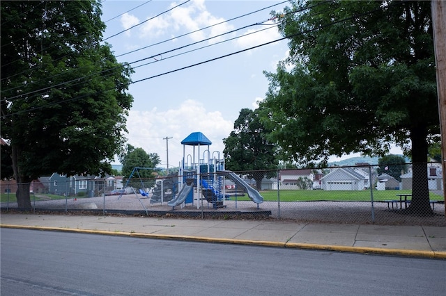 508 Orchard Ave, Ellwood City, PA 16117 - photo 24