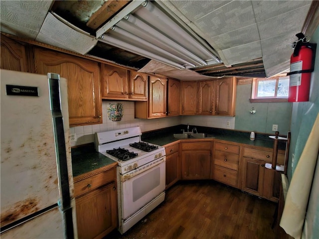 826 Parkwood Rd, Mount Oliver, PA 15210 - photo 20