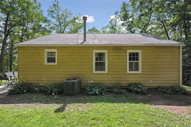 516 Shenango Rd, Chippewa Twp, PA 15010 - back of house featuring a yard and roof with shingles