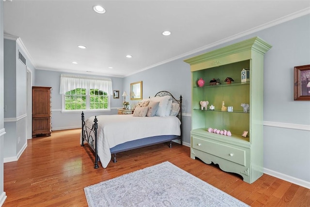 1544 Eldorado Dr, Hopewell Twp, PA 15001 - bedroom featuring crown molding, wood finished floors, and recessed lighting