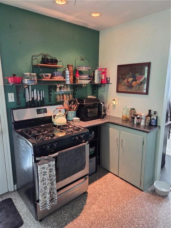 106 6th Ave, Ross Twp, PA 15229 - kitchen with stainless steel range with gas cooktop and recessed lighting