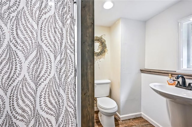 2725 N Neshannock Rd, Sharpsville, PA 16150 - full bath with wood finished floors and curtained shower