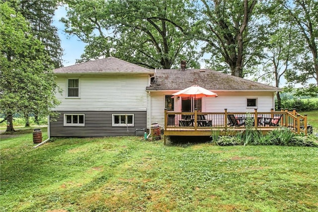 2725 N Neshannock Rd, Sharpsville, PA 16150 - back of house with a yard and a wooden deck