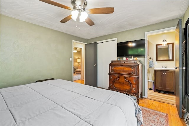 4 Thornridge Rd, Kilbuck Twp, PA 15202 - bedroom with light wood-type flooring, a closet, ensuite bathroom, and ceiling fan