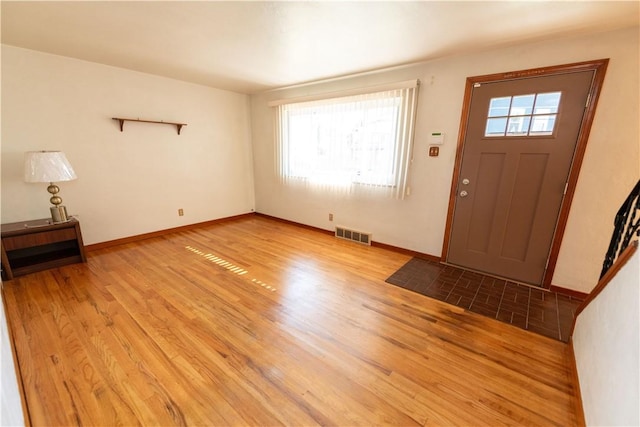 1819 Sundeman St, Troy Hill, PA 15212 - foyer entrance featuring light wood-style floors and baseboards