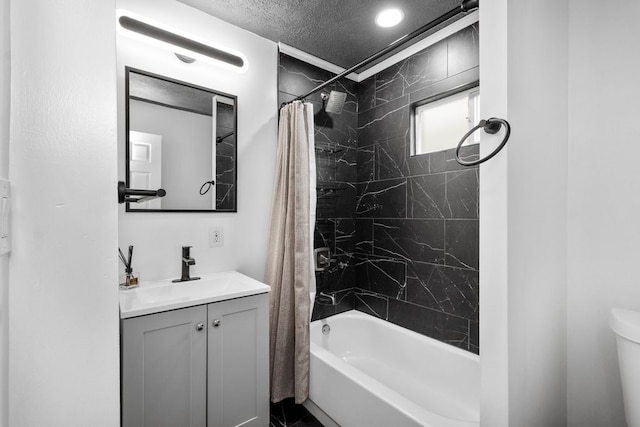 1819 Craig St, Mckeesport, PA 15132 - bathroom with shower / bath combination with curtain and vanity