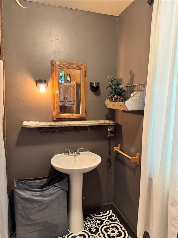 108 Hill St, Coaldale, PA 16679 - full bathroom with a sink
