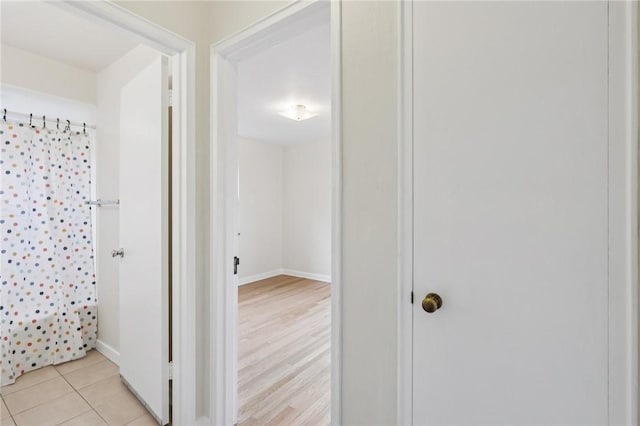 106 Crestline Dr, Ross Twp, PA 15237 - hall featuring light tile patterned floors and baseboards